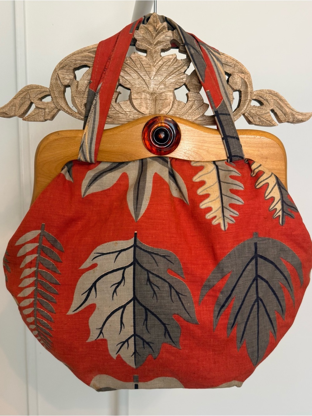 VINTAGE 1940s/50s Orange Leaf Barkcloth Large Wood Handle Purse